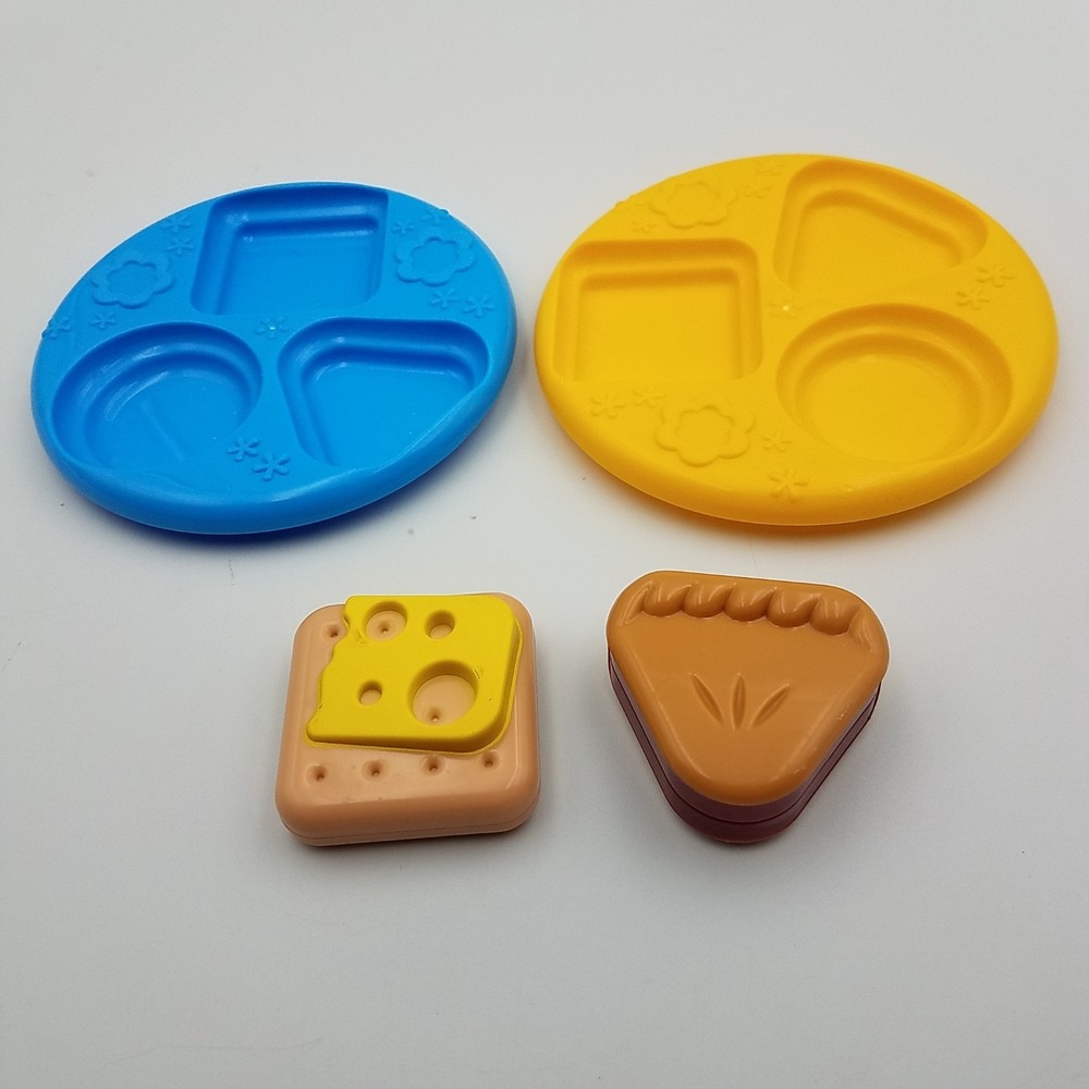 LeapFrog Shapes Sharing Picnic Basket Replacement Items Plates Parts Lot 4 items
